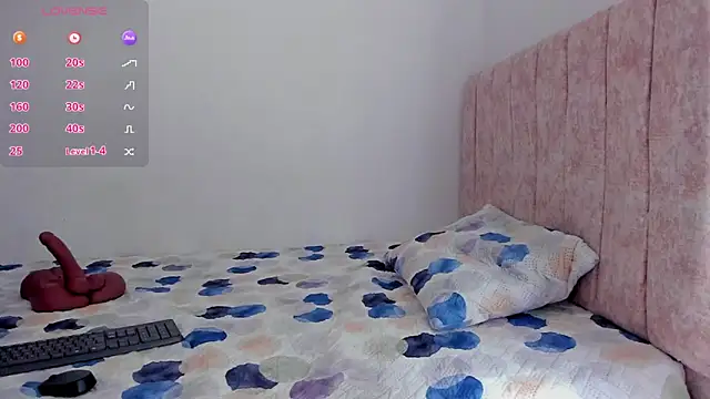 lizziemontana2 online show from July 2026 05:02:02 PM
