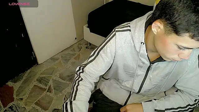 Snapshot of bby_santi chatting on October 2025 12:07:01 PM bby santi online show from October 2025 12:07:01 PM