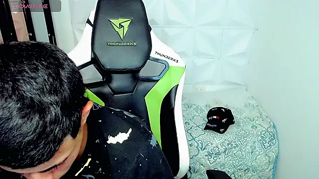 Snapshot of bby_santi chatting on December 2024 01:25:01 PM bby santi online show from December 2024 01:25:01 PM