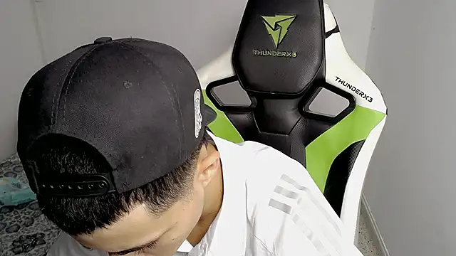 Snapshot of bby_santi chatting on March 2025 01:02:01 PM bby santi online show from March 2025 01:02:01 PM