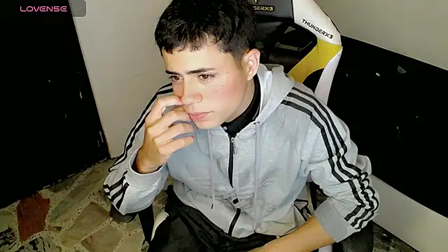 Snapshot of bby_santi chatting on October 2025 12:12:02 AM bby santi online show from October 2025 12:12:02 AM