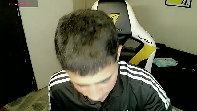 Snapshot of bby_santi chatting on October 2025 03:16:02 PM bby santi online show from October 2025 03:16:02 PM