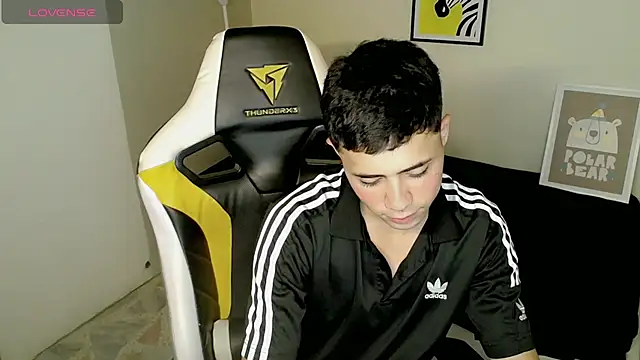 Snapshot of bby_santi chatting on October 2025 01:11:01 PM bby santi online show from October 2025 01:11:01 PM