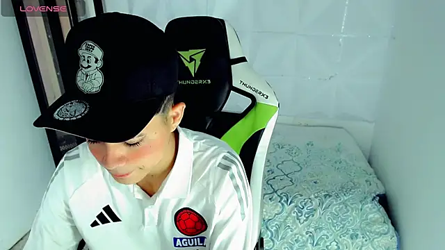 Snapshot of bby_santi chatting on December 2024 01:16:02 PM bby santi online show from December 2024 01:16:02 PM