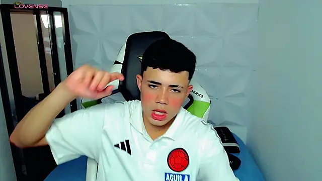 Snapshot of bby_santi chatting on December 2024 07:15:02 PM bby santi online show from December 2024 07:15:02 PM