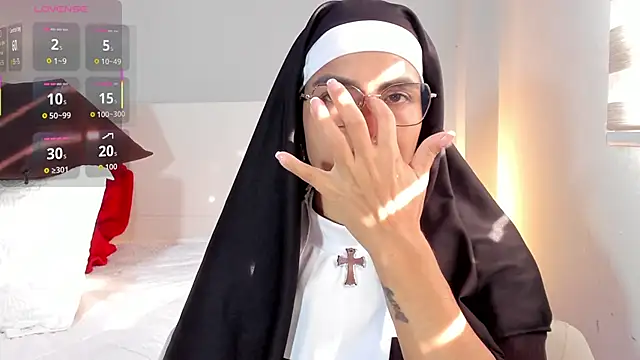 ClaraMariaMon online show from November 2025 01:11:02 PM