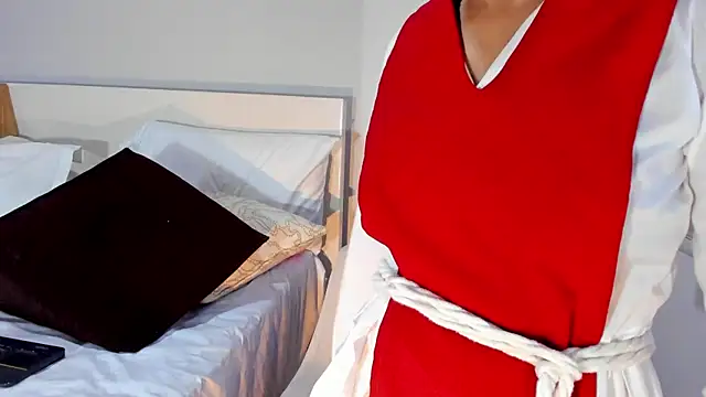 ClaraMariaMon online show from July 2026 06:15:01 PM
