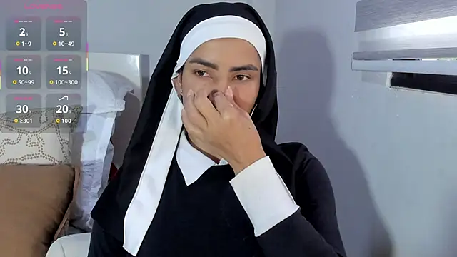 ClaraMariaMon online show from October 2025 01:45:02 PM