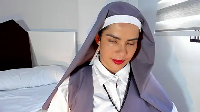 ClaraMariaMon online show from July 2026 06:27:02 PM