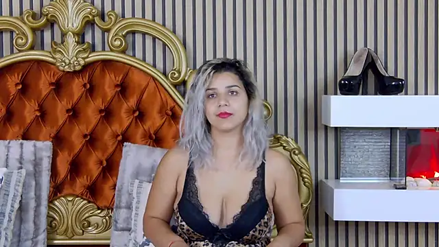 Snapshot of SweetMissXXX chatting on October 2025 06:32:02 AM SweetMissXXX online show from October 2025 06:32:02 AM