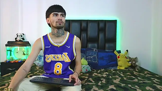 Snapshot of Brutal_Sex_Fucking chatting on February 2026 08:41:02 PM Brutal Sex Fucking online show from February 2026 08:41:02 PM