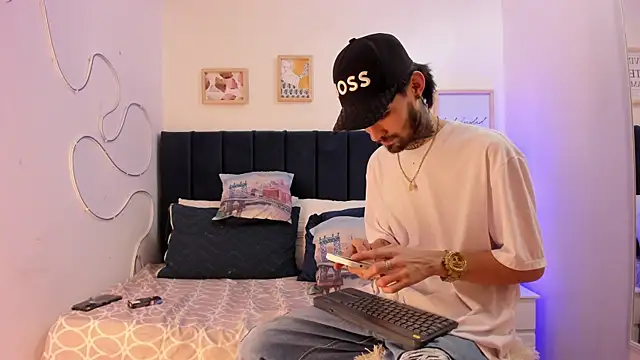 Brutal Sex Fucking online show from November 2025 09:30:01 PM