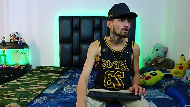 Snapshot of Brutal_Sex_Fucking chatting on May 2026 11:36:02 PM Brutal Sex Fucking online show from May 2026 11:36:02 PM