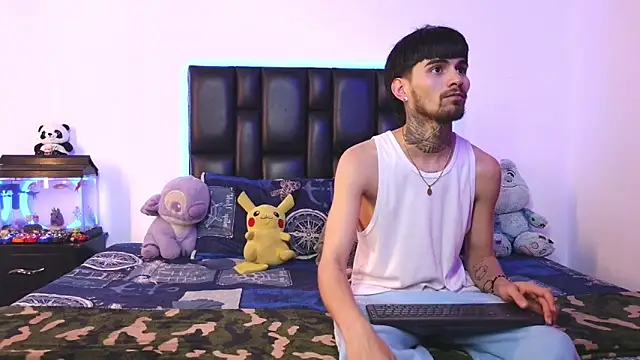 Snapshot of Brutal_Sex_Fucking chatting on February 2026 09:33:02 PM Brutal Sex Fucking online show from February 2026 09:33:02 PM