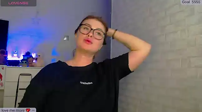 SuchCute online show from March 2025 01:08:02 PM