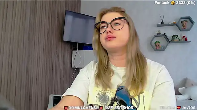 SuchCute online show from March 2026 02:37:01 AM