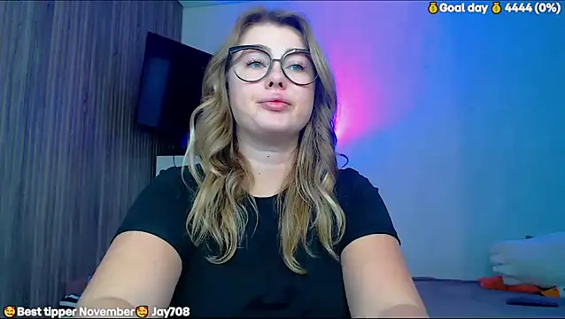 SuchCute online show from November 2025 03:05:02 AM