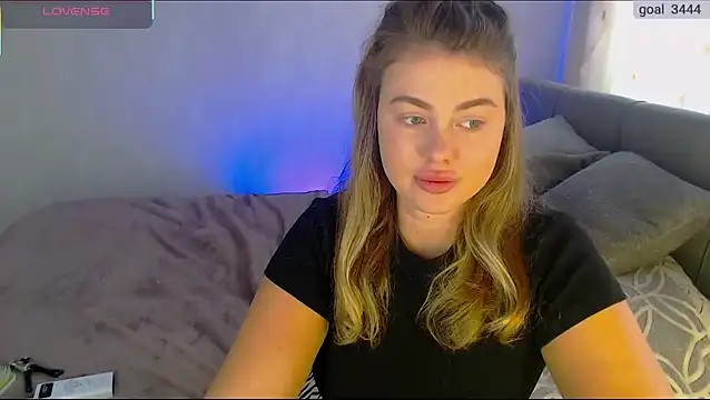 SuchCute online show from November 2025 02:37:02 AM