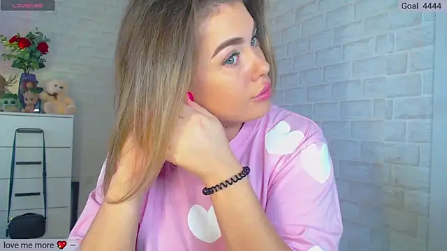 SuchCute online show from March 2025 01:59:02 AM