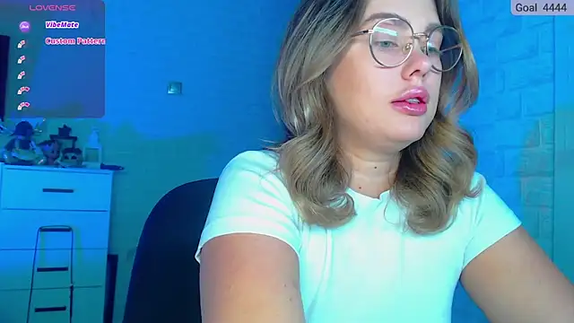 SuchCute online show from March 2025 01:23:01 AM