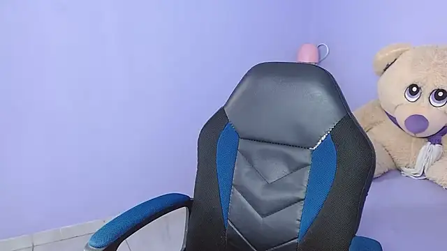 Saloo uwu online show from February 2025 03:59:02 PM