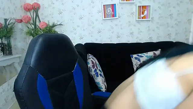 Saloo uwu online show from February 2025 03:31:02 PM