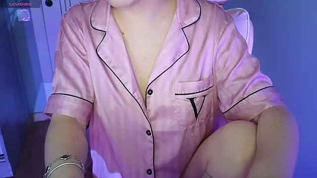 Snapshot of malady_ chatting on November 2025 05:13:02 PM malady online show from November 2025 05:13:02 PM