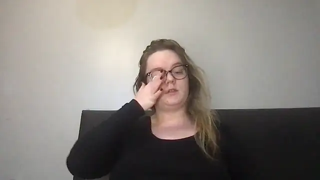 Snapshot of honeyyy24 chatting on October 2025 08:29:01 PM honeyyy24 online show from October 2025 08:29:01 PM