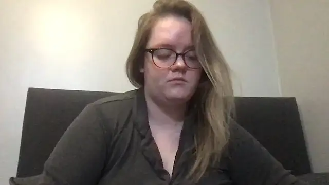 Snapshot of honeyyy24 chatting on November 2025 12:32:02 AM honeyyy24 online show from November 2025 12:32:02 AM