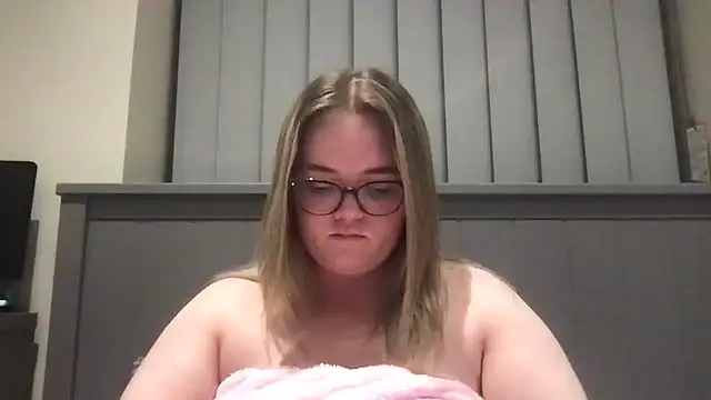 honeyyy24 online show from June 2026 09:25:02 PM