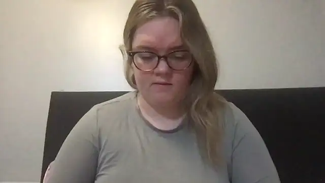 honeyyy24 online show from March 2026 02:31:02 PM