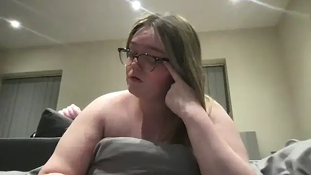 honeyyy24 online show from May 2026 09:16:02 PM
