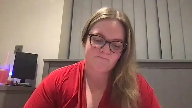 honeyyy24 online show from June 2026 08:52:02 PM