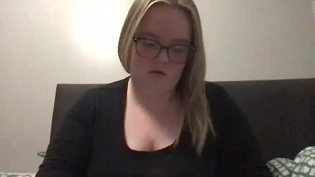 honeyyy24 online show from February 2026 10:53:02 PM