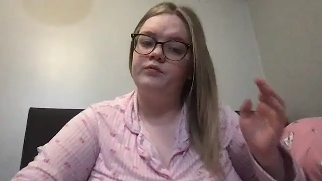 honeyyy24 online show from February 2026 09:03:01 PM