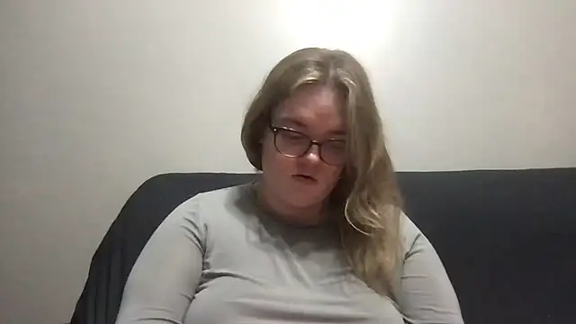 honeyyy24 online show from March 2026 11:05:02 PM