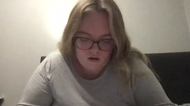 honeyyy24 online show from March 2026 11:05:01 PM