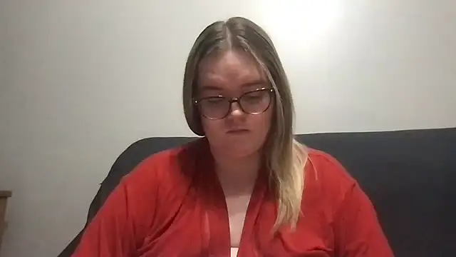 honeyyy24 online show from April 2026 10:49:02 PM