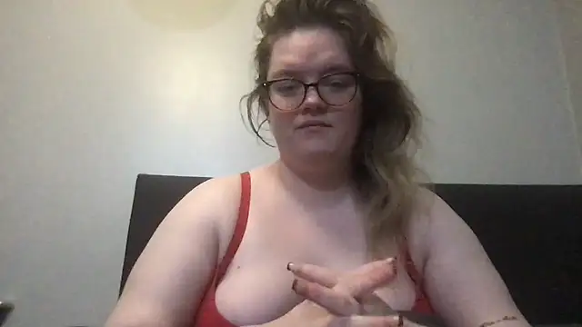 Snapshot of honeyyy24 chatting on November 2025 11:32:01 AM honeyyy24 online show from November 2025 11:32:01 AM