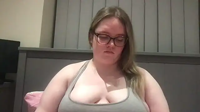 honeyyy24 online show from May 2026 09:46:02 PM