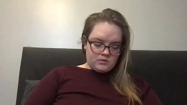 Snapshot of honeyyy24 chatting on November 2025 03:49:02 PM honeyyy24 online show from November 2025 03:49:02 PM