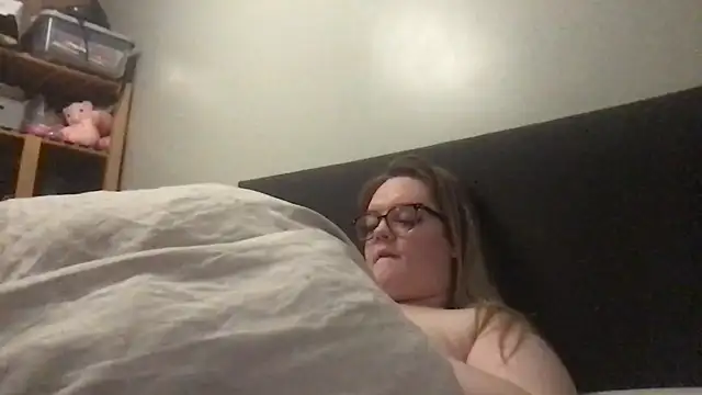 Snapshot of honeyyy24 chatting on September 2025 09:59:01 PM honeyyy24 online show from September 2025 09:59:01 PM