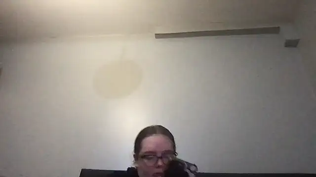 Snapshot of honeyyy24 chatting on November 2025 01:26:01 PM honeyyy24 online show from November 2025 01:26:01 PM