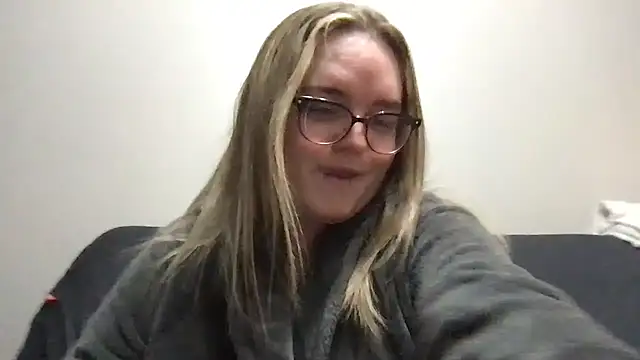 honeyyy24 online show from March 2026 10:21:01 PM