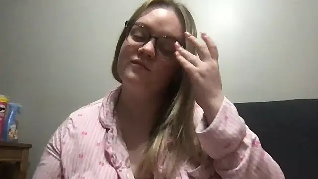 honeyyy24 online show from March 2026 08:08:02 PM