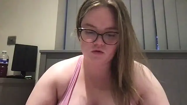 honeyyy24 online show from June 2026 08:47:01 PM