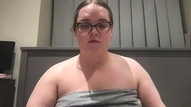 honeyyy24 online show from July 2026 09:59:01 PM