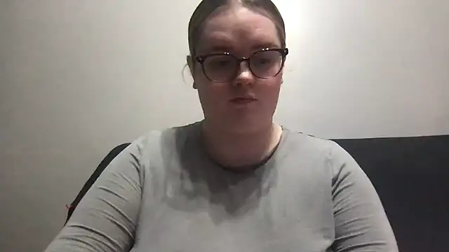 honeyyy24 online show from March 2026 08:43:01 PM