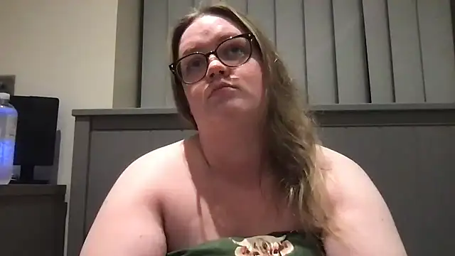 honeyyy24 online show from June 2026 09:12:02 PM