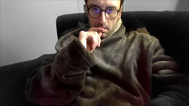 Snapshot of byakkotorra chatting on March 2025 10:19:01 AM byakkotorra online show from March 2025 10:19:01 AM